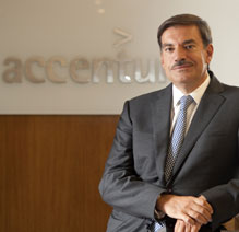 Accenture dá a mão a 250 mil