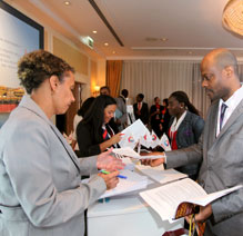 EIC recruta quadros para Angola 