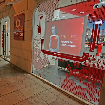Vodafone à procura de licenciados